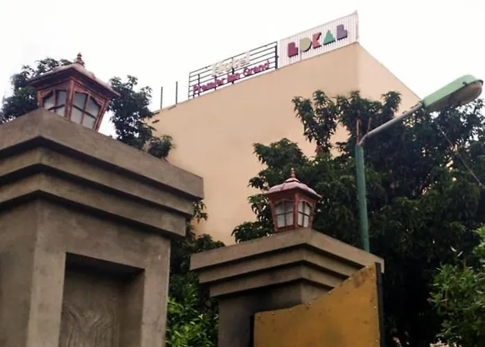 Airport Hotel: Lokal Rooms X Gulberg